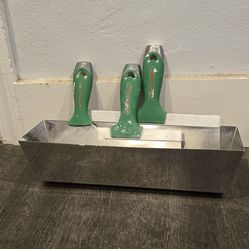 Professional 4 piece construction putty knife set.