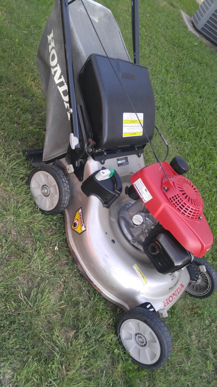 Lawn Mower HONDA GCV160 with Twin Blade Advantage, SelfPropelled, bag