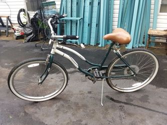 Huffy causeway 6 speed Cruiser Bicycle for Sale in Fairborn OH