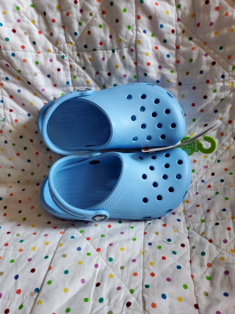 Crocs Classic Colgs Size C10 Blue.