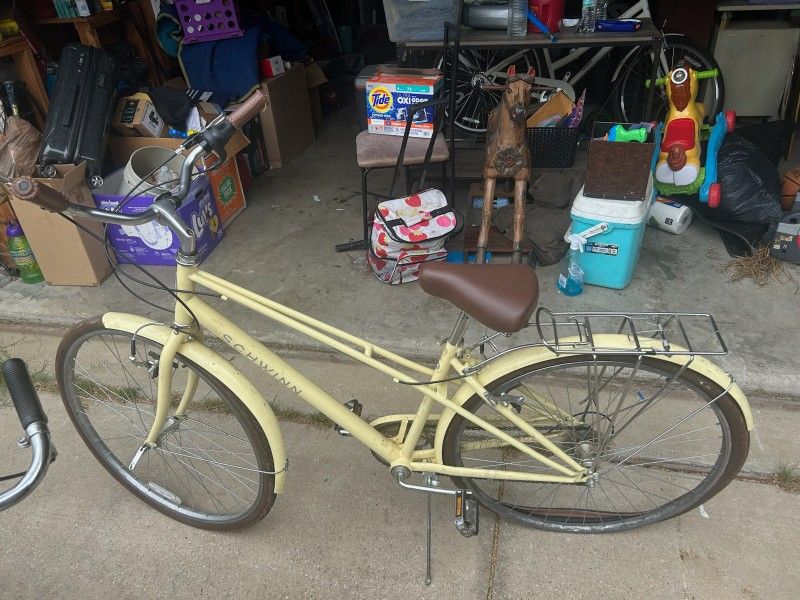 Schwinn Gateway Hybrid Bike 