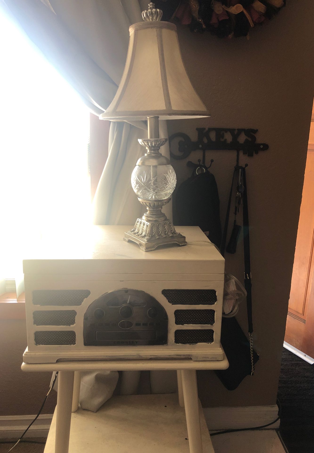 Old skool radio. And lamp