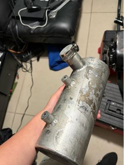 Cylinder gas tank
