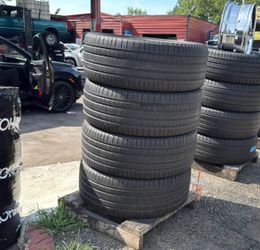 275 40 22 Pirelli Scorpion Set of 4 Used