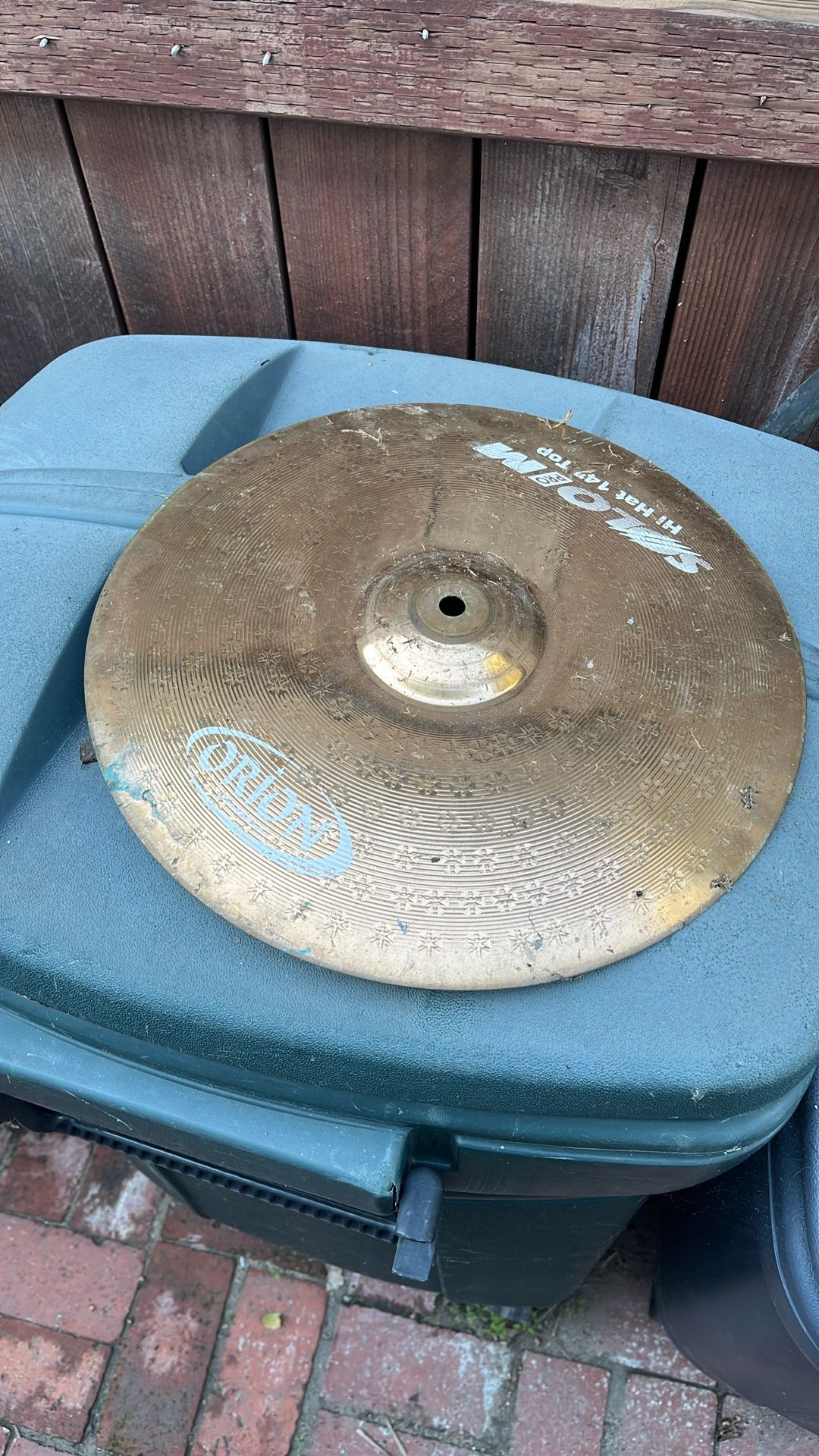 Cracked Cymbals. Good For Repair Or As Is