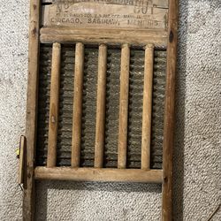 Wash board antique needs work
