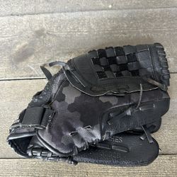 Adidas Eazy Close TS1150DCB 11.5" RHT Baseball Glove Black Camo Leather Youth