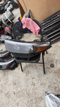 Explorer headlight 2021 2024