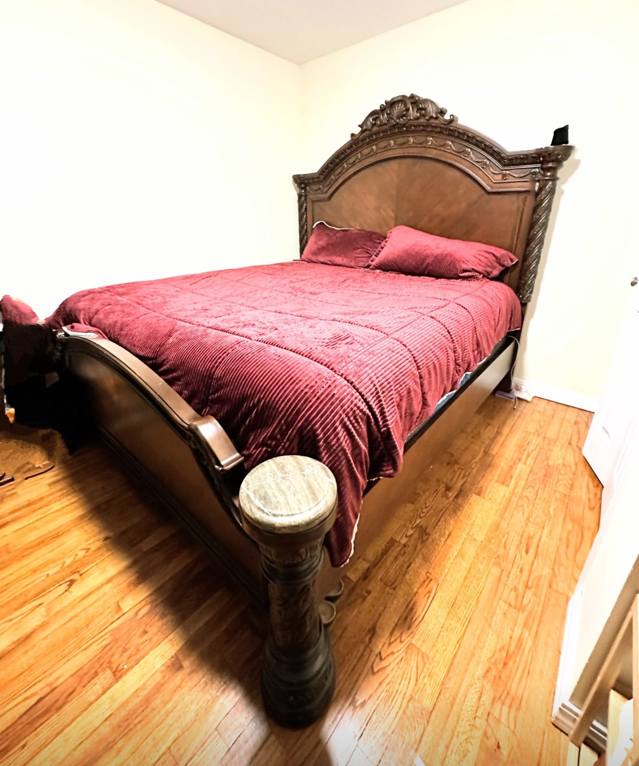 King Sized Ceramic Top Bedroom Set