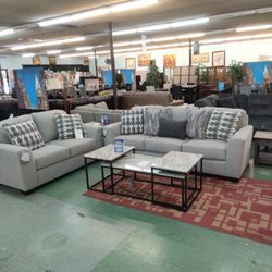 🥰 Beautiful Sofa And Loveseat Set