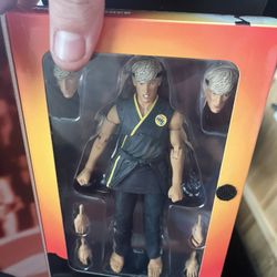 Collectible Figures 