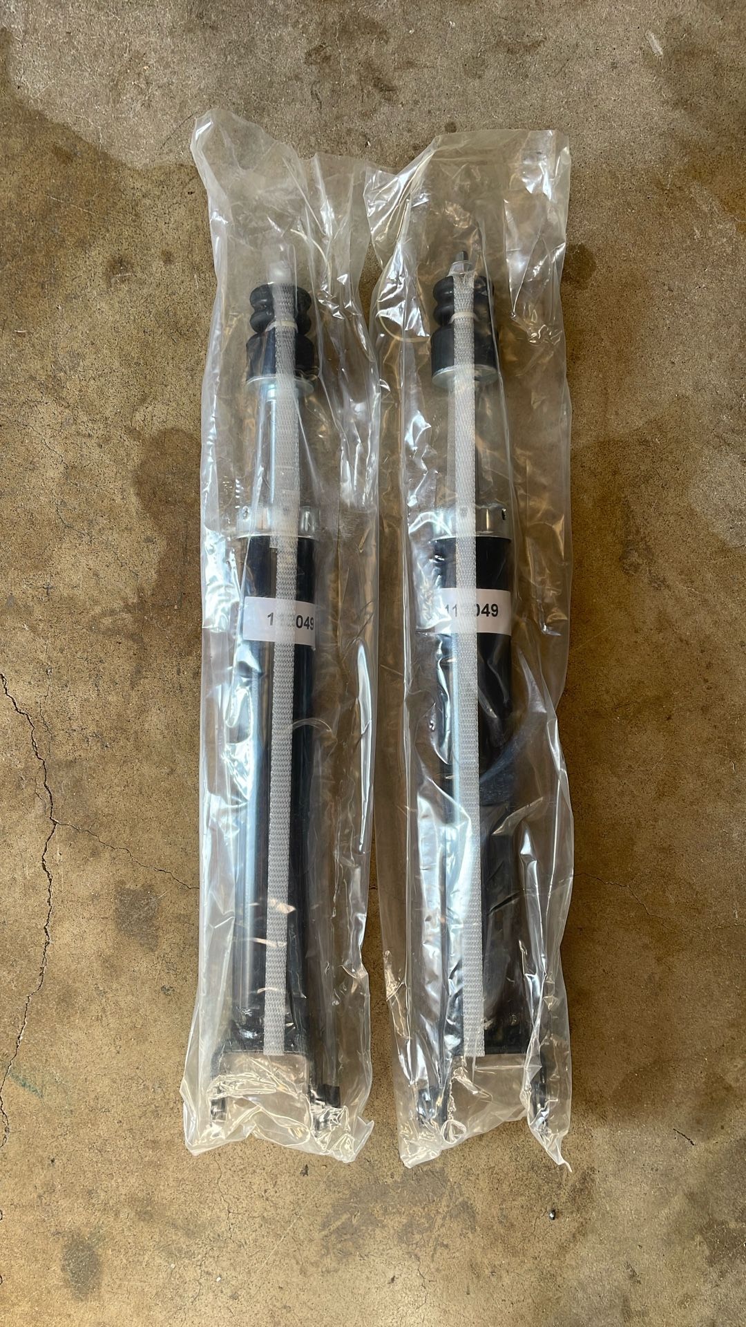 Infiniti G35 Coupe Rear Suspension Shock absorber Kit