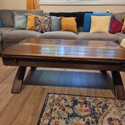 Drop-leaf Coffee Table. FREE!!!