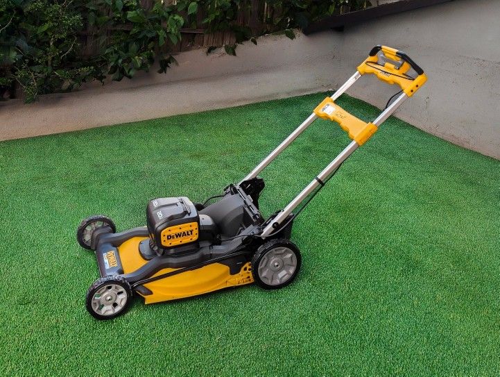 DeWalt 21 in. Self Propelled Battery Lawn Mower(tool only