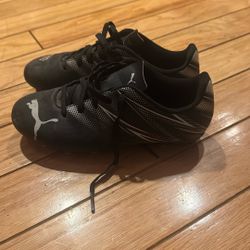 Puma Youth Soccer Cleats Sz 3.5y Used For One Season 