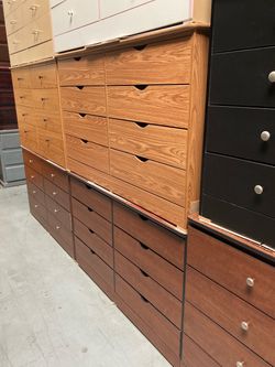 Wood Grain Multi-Drawer 8 drawer dresser