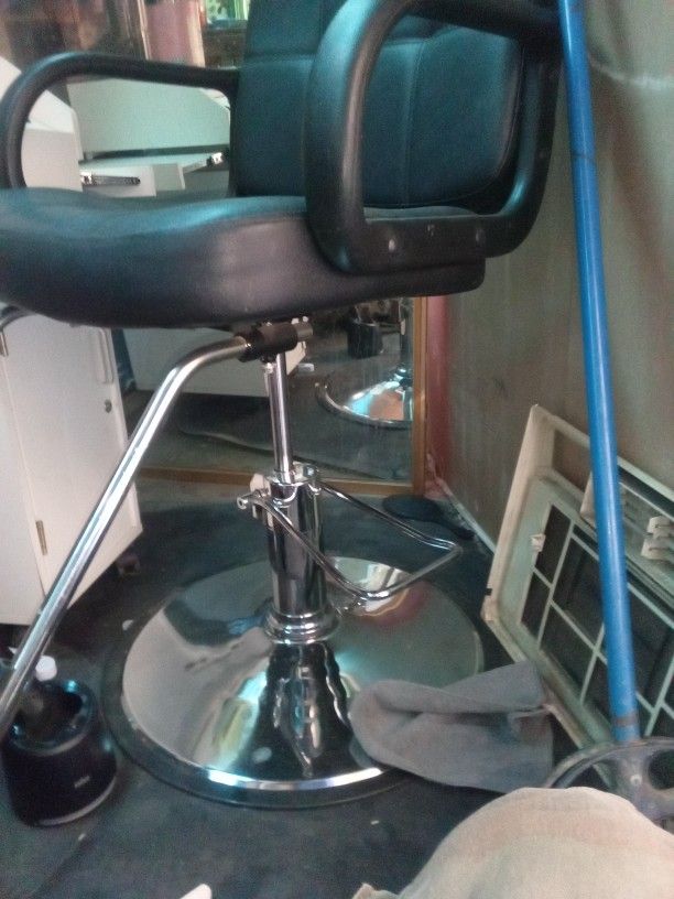 Barber Chairs 