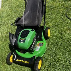 LAWN MOWER JOHN DEERE  6.75 HORSEPOWER  SELF PROPELLED  REAR WHEEL DRIVE  190cc IN GREAT CONDITION