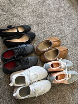 Womens shoes size 6/7