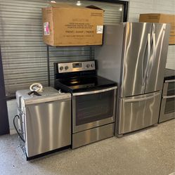 Appliances For Kitchen Very Nice Looks Like New 