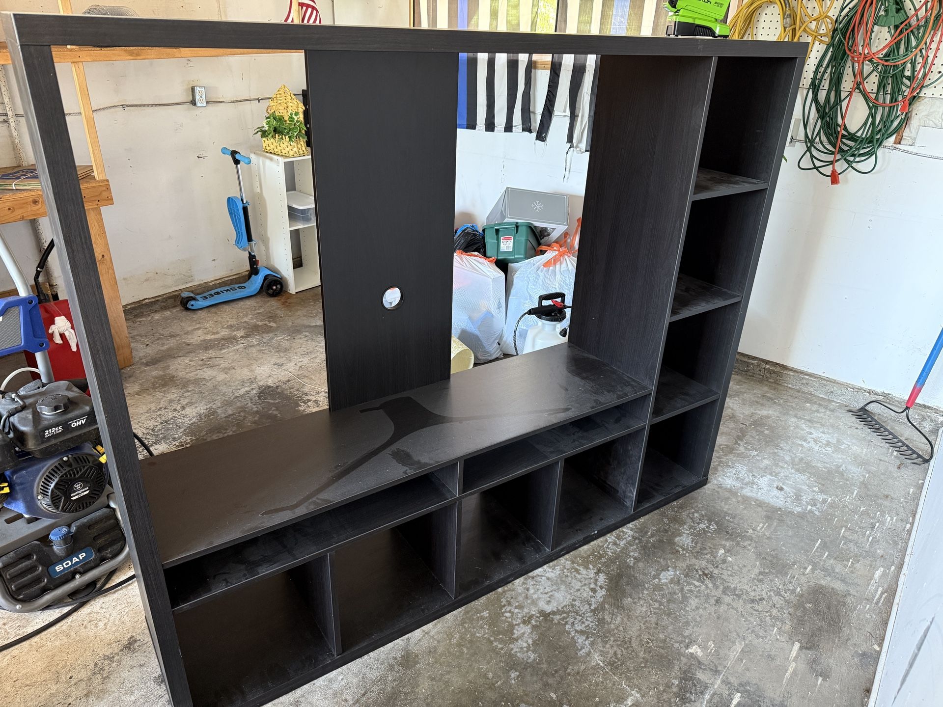 TV/Entertainment Center