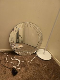 Round Beveled Tile Edge Wall Mirror