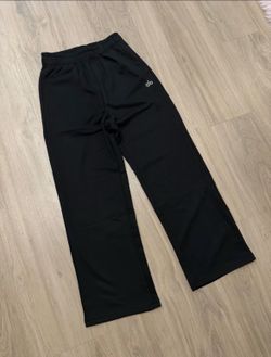 black alo straight leg sweatpants