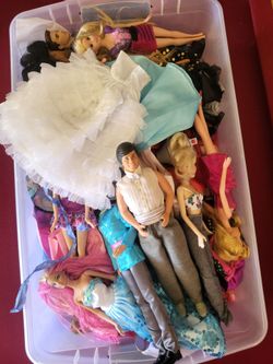 Vintage Barbie/Disney princess dolls