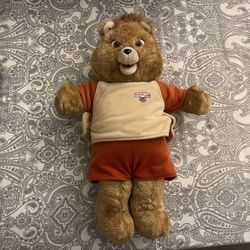 1984-85 Original Teddy Ruxpin Storytelling Bear 