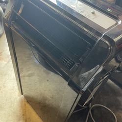 Big Portable Air Condition Unit  14000 Btu     Works Well 