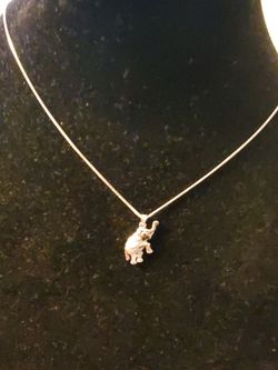 Elephant pendant with necklace