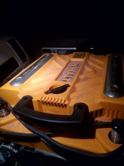 DeWalt DW735 13" Thickness Planer, Type 1