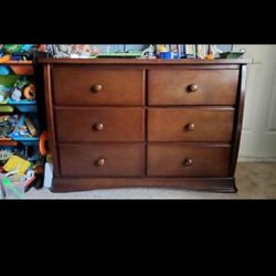 Delta Children "BENTLEY" Dresser