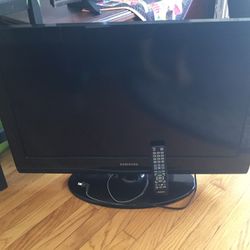 32 Inch Samsung TV With Remote 