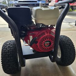 PRESSURE WASHER POWERED BY HONDA GX390 ENGINE WITH COMET 3549 PUMP: 4000 PSI AT 4 GPM