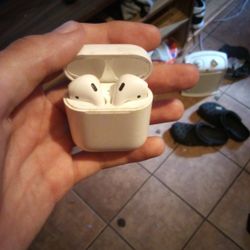 Airpods 2nd Gens