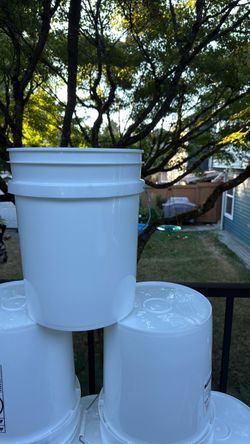5 gallon buckets