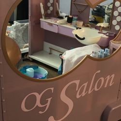 OG Salon With Accessories 