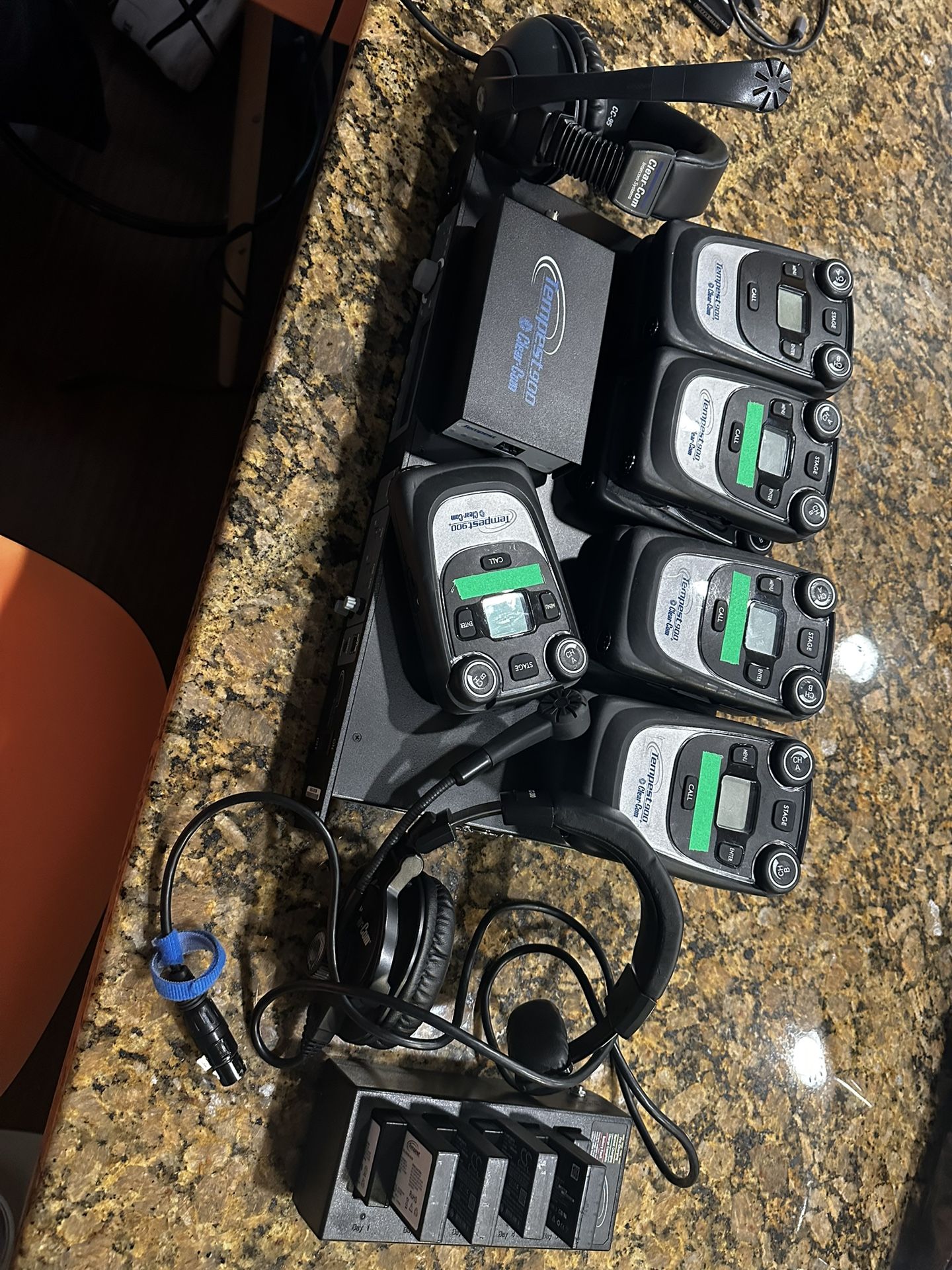 Wireless Clearcom Tempest 900 10piece Kit