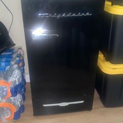 Frigidaire Fridge 