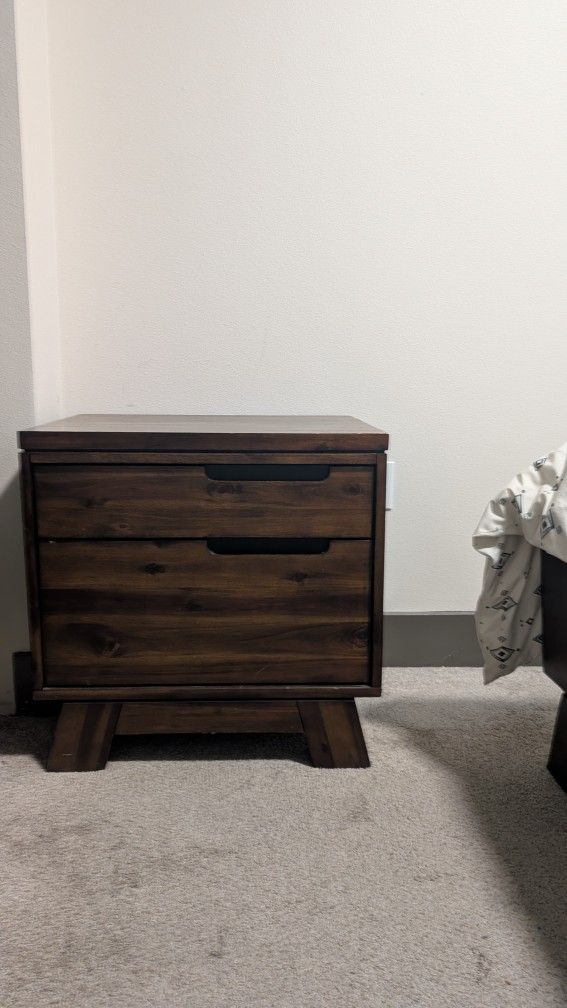 2 Bed Side Table With Drawers