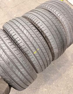 235/55/19 Michelin 🌟🌟 Vendo un set de llantas con 80% de vida las 4 🌟🌟🤩