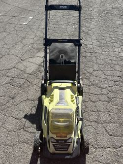 Lawnmower missing the battery