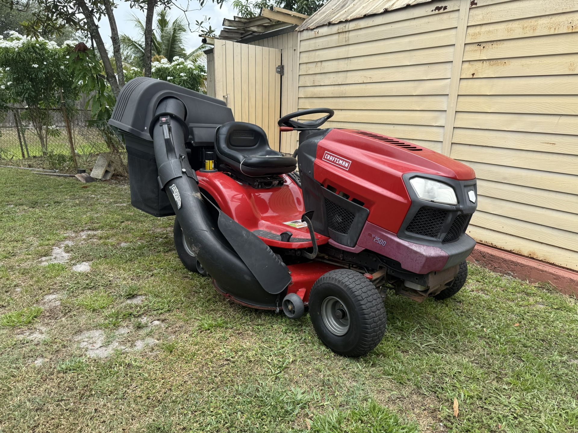 Craftsman 2500 Ride Mower W/ Double Grass Collected