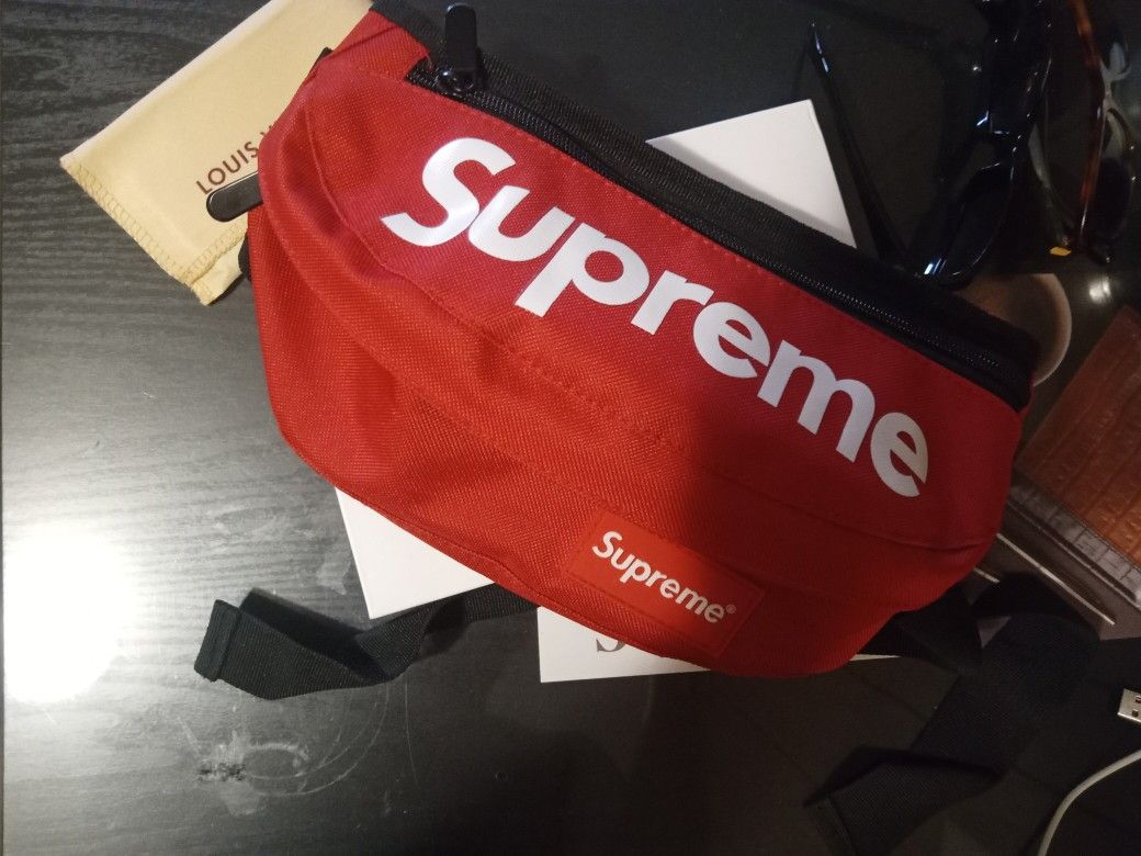 Supreme fanny pack