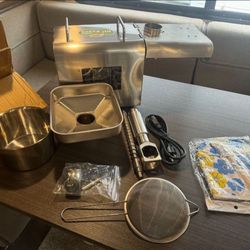 Oil press ‼️NEW‼️