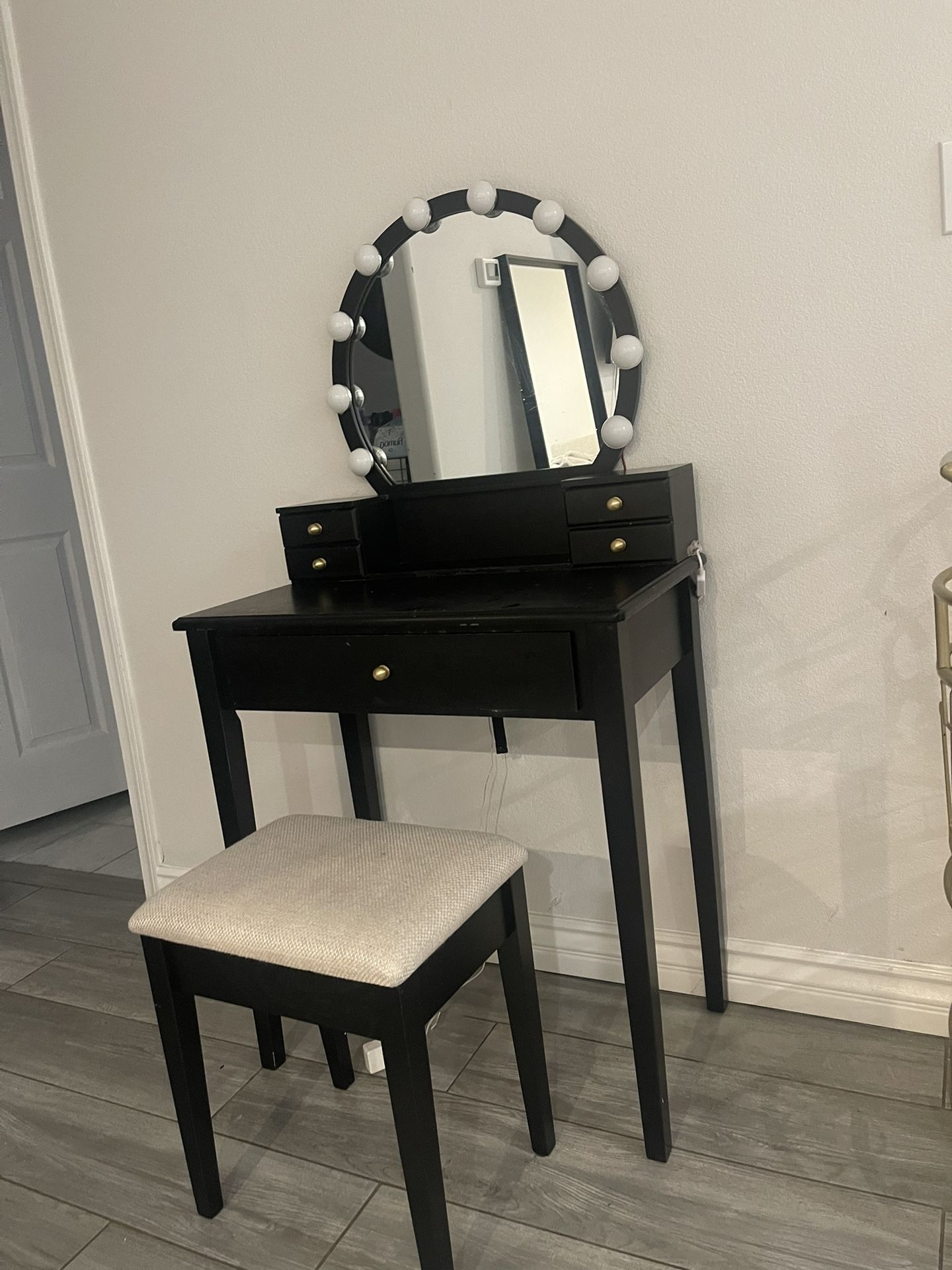 Small  Vanity 