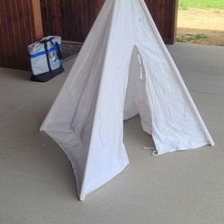 White Linen Tee Pee