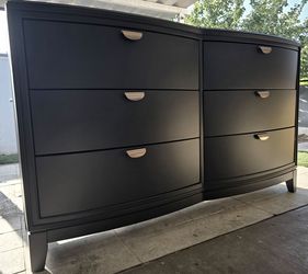 Beautiful large dresser!!