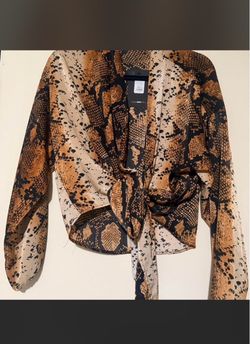 Snake print top size: small